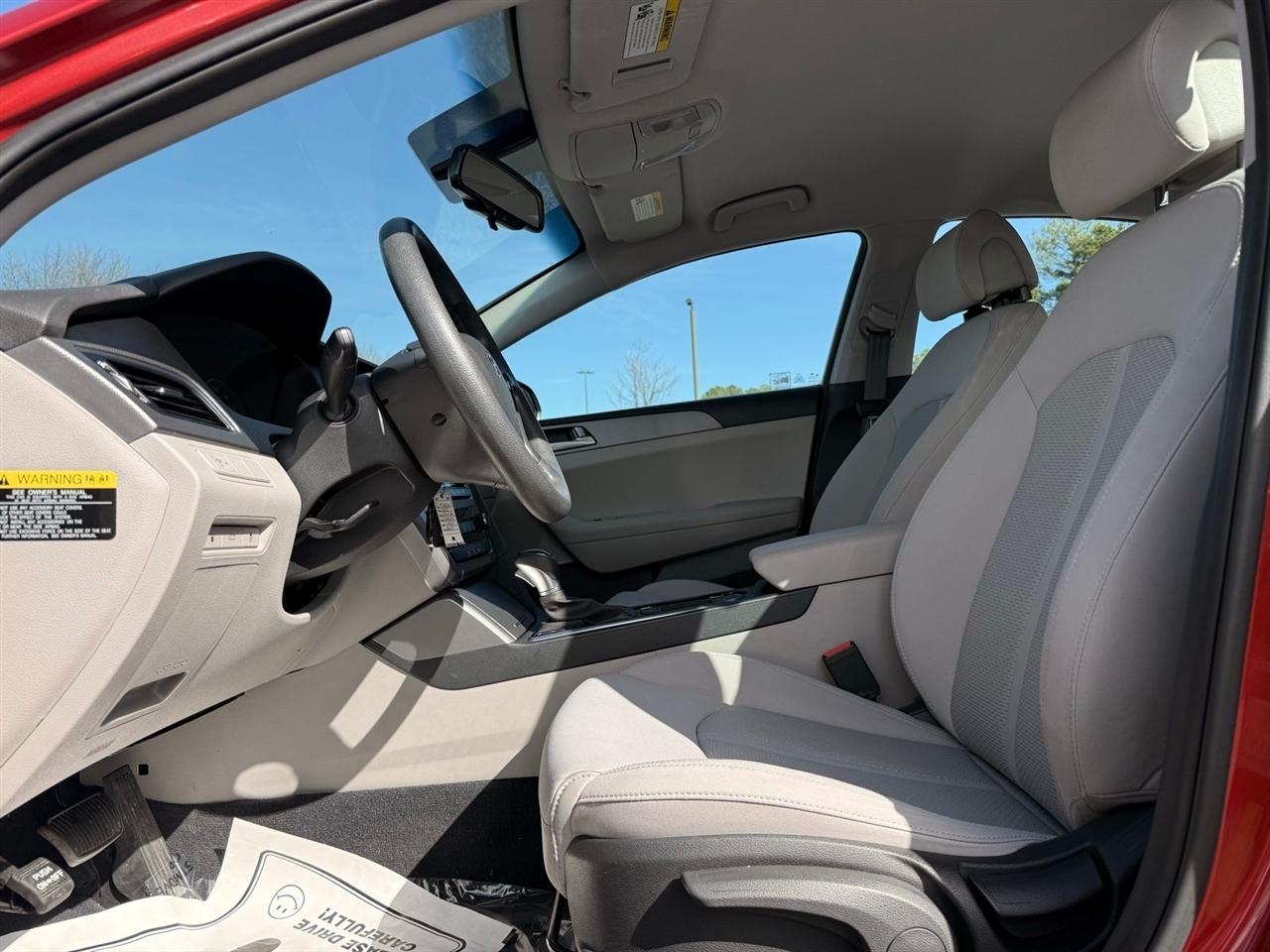 Hyundai Sonata SE 2.4L 2017