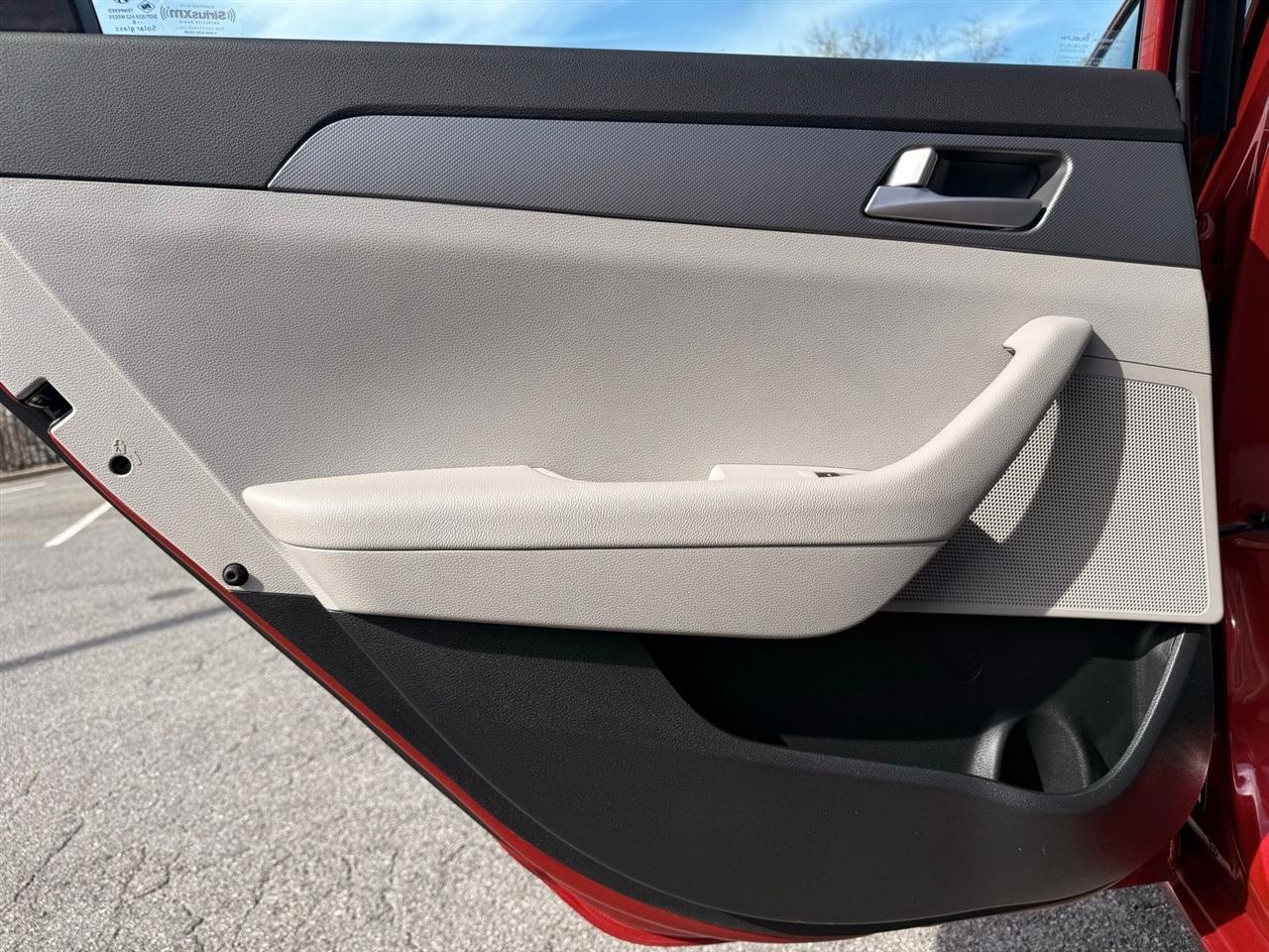 Hyundai Sonata SE 2.4L 2017