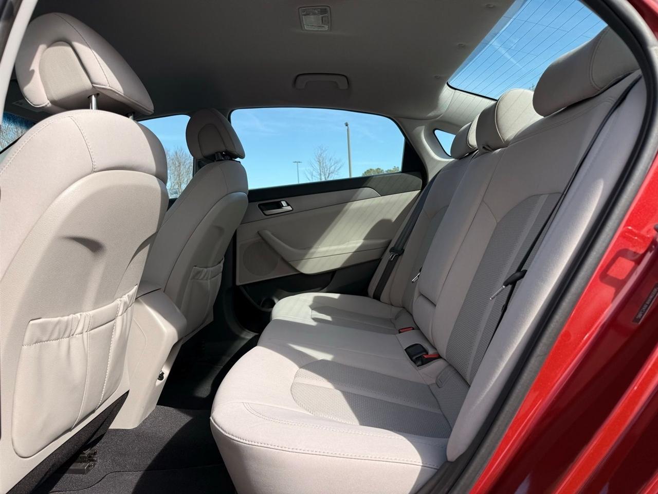 Hyundai Sonata SE 2.4L 2017