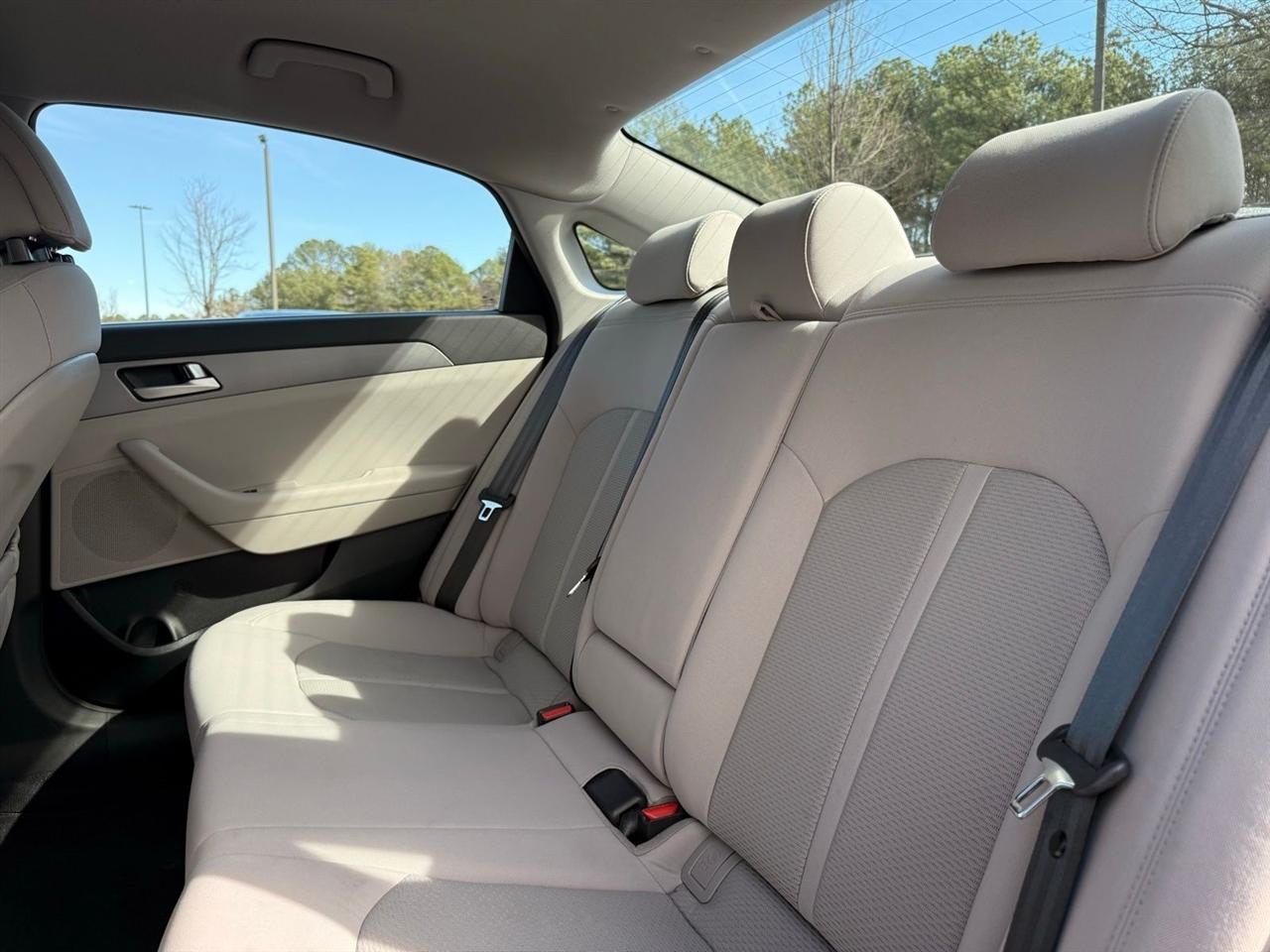 Hyundai Sonata SE 2.4L 2017