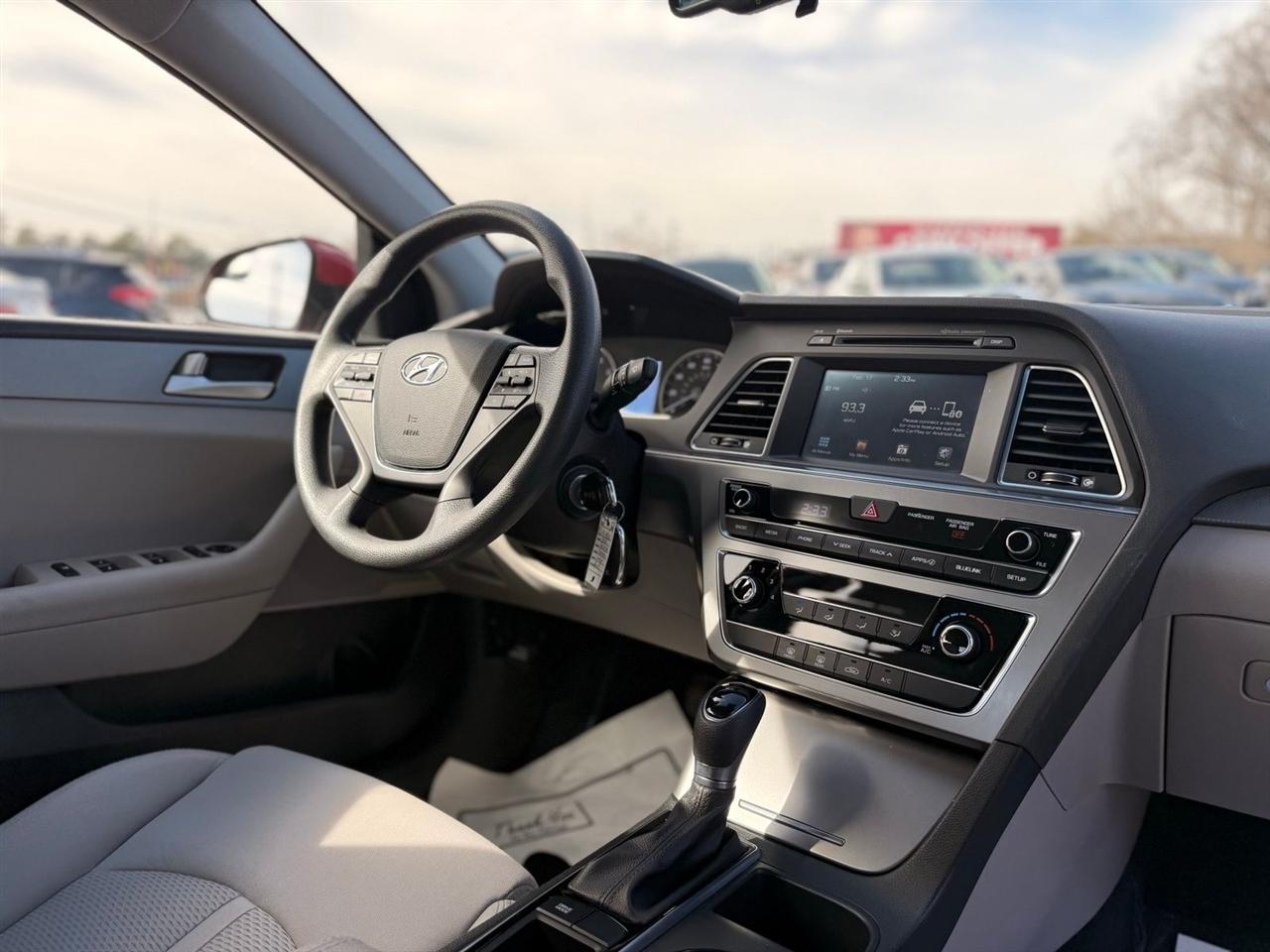 Hyundai Sonata SE 2.4L 2017