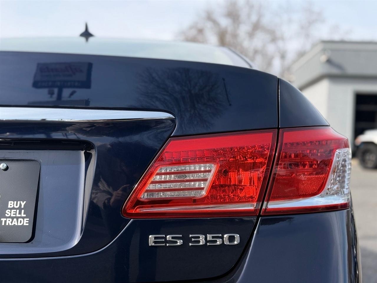 Lexus ES 350 4dr Sdn 2012