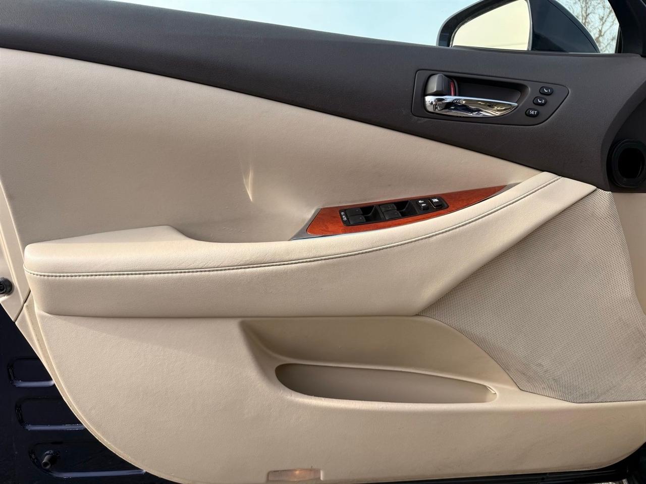 Lexus ES 350 4dr Sdn 2012