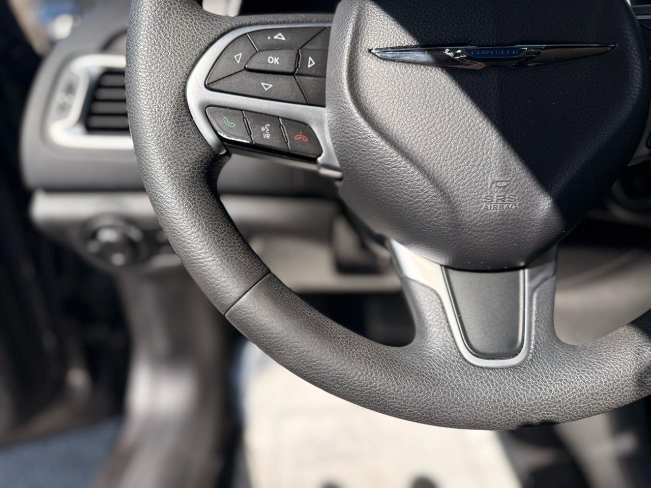 Chrysler 200 4dr Sdn Limited FWD 2016