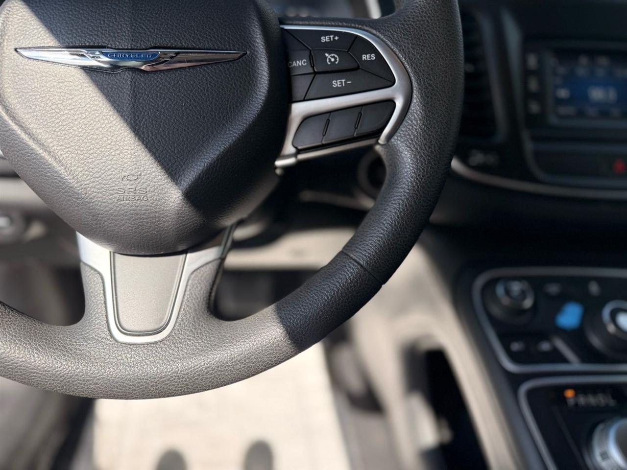 Chrysler 200 4dr Sdn Limited FWD 2016