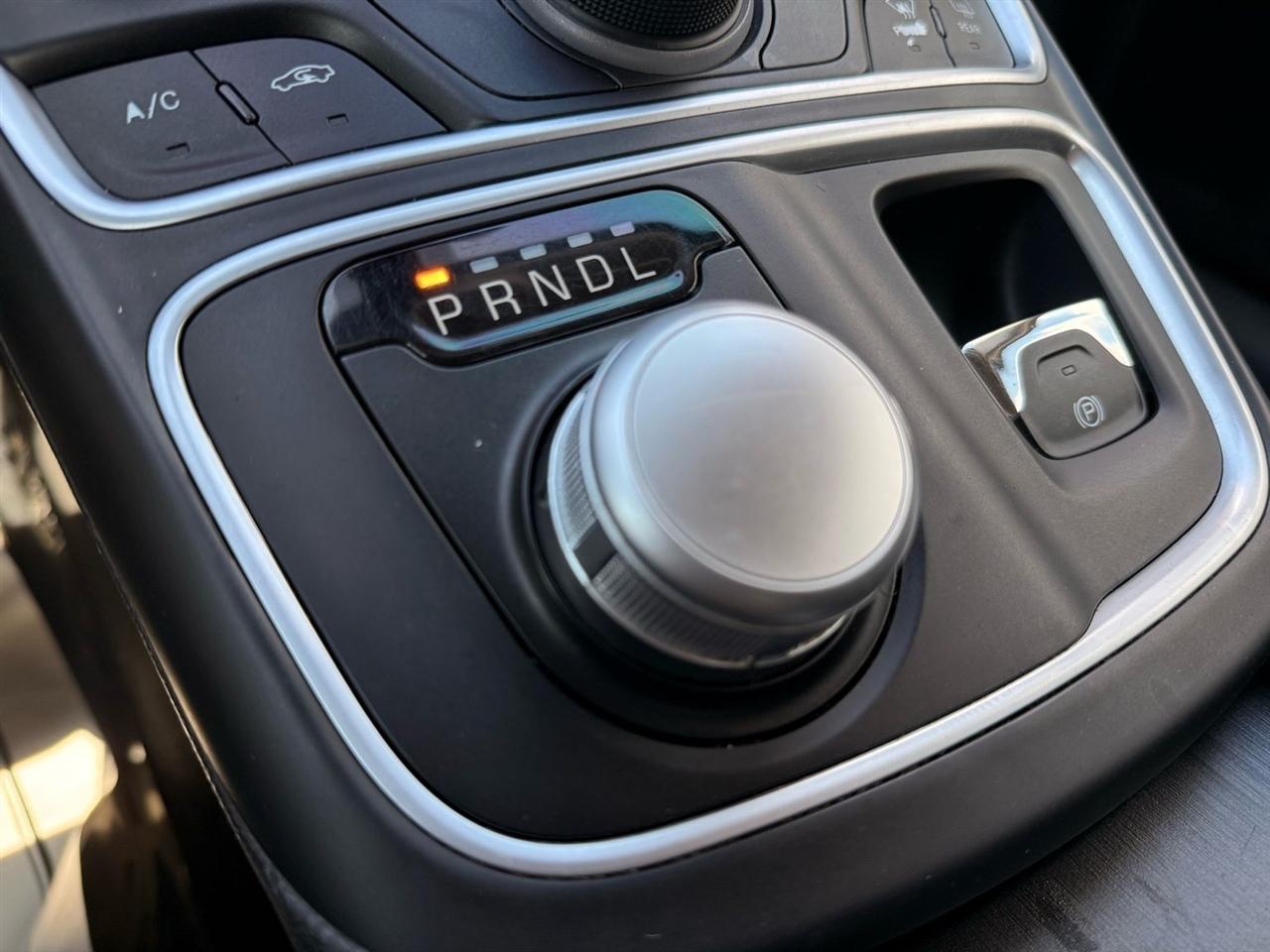 Chrysler 200 4dr Sdn Limited FWD 2016