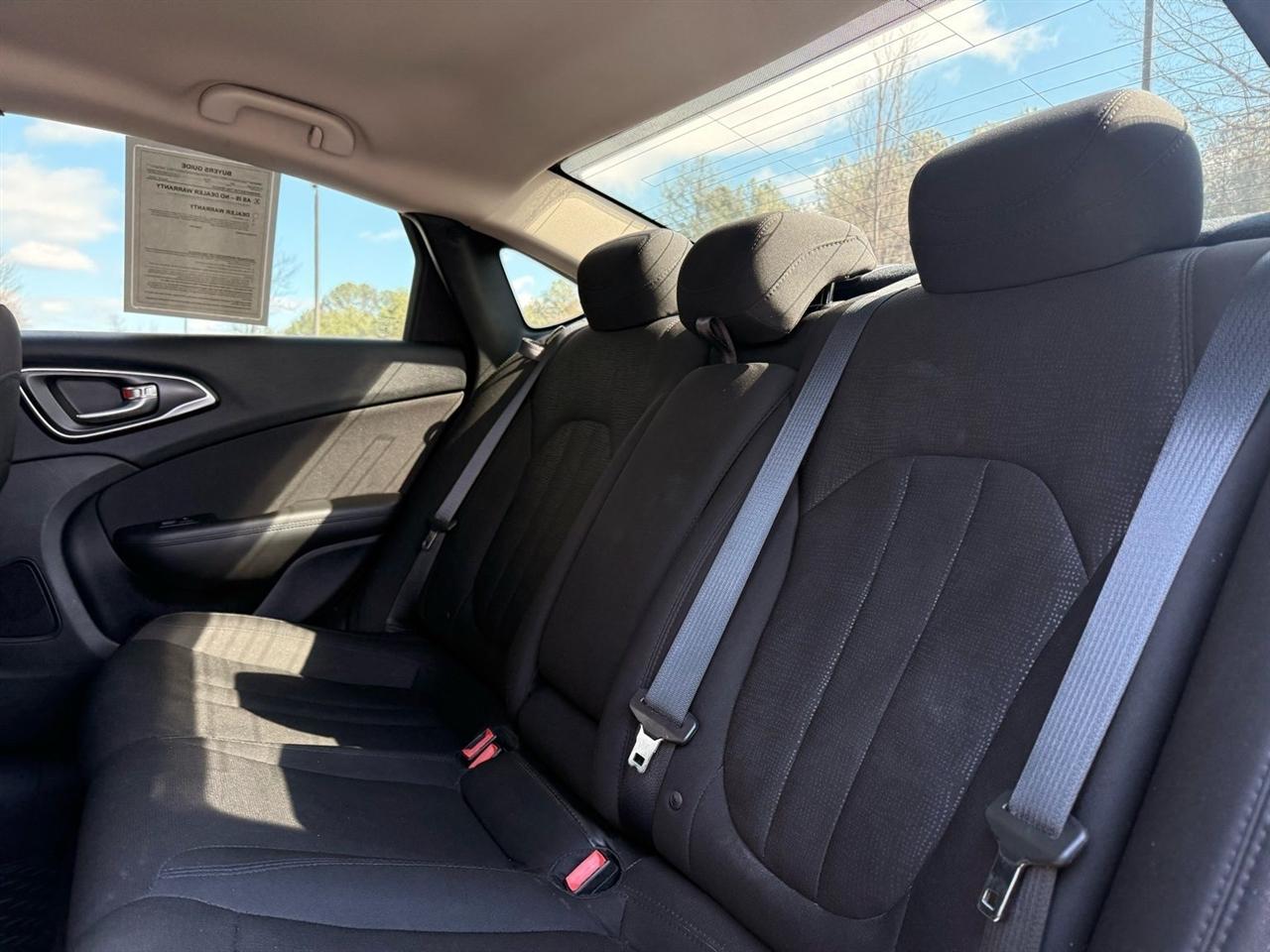 Chrysler 200 4dr Sdn Limited FWD 2016