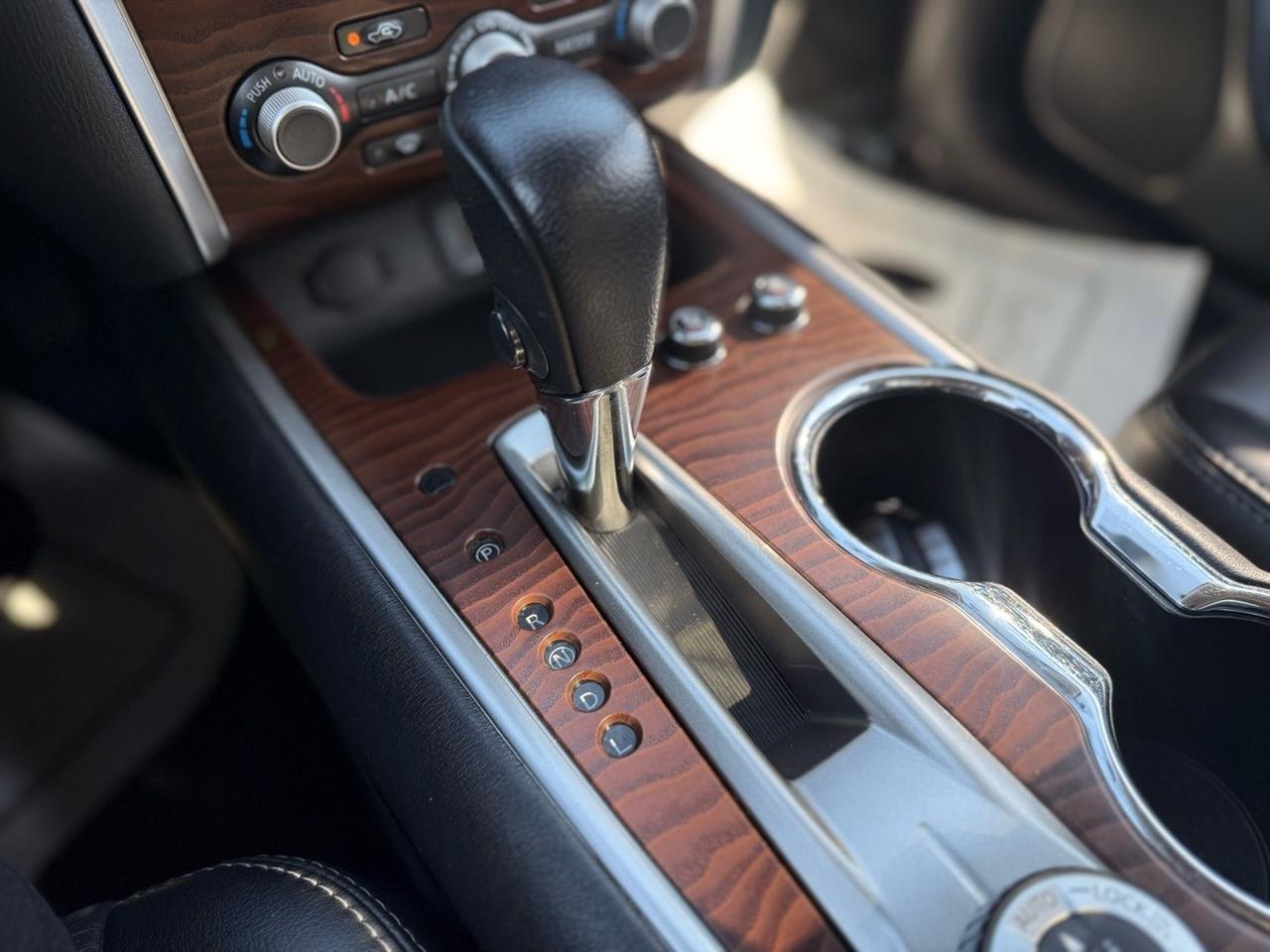 Nissan Pathfinder 4x4 Platinum 2018