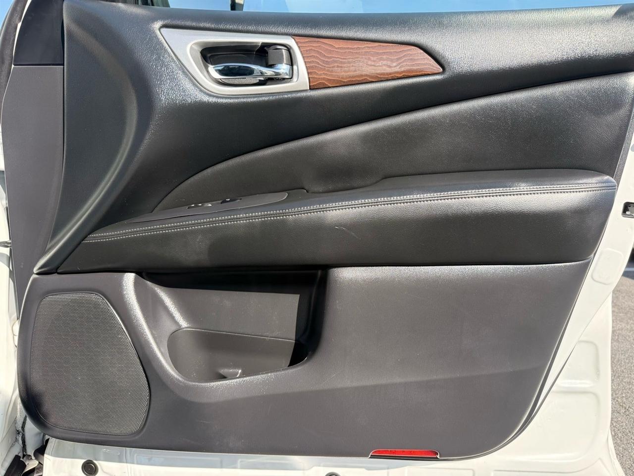 Nissan Pathfinder 4x4 Platinum 2018