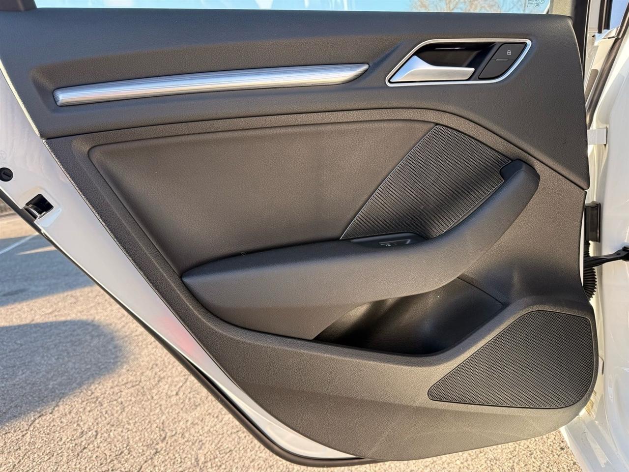 Audi A3 4dr Sdn FWD 1.8T Premium Plus 2015