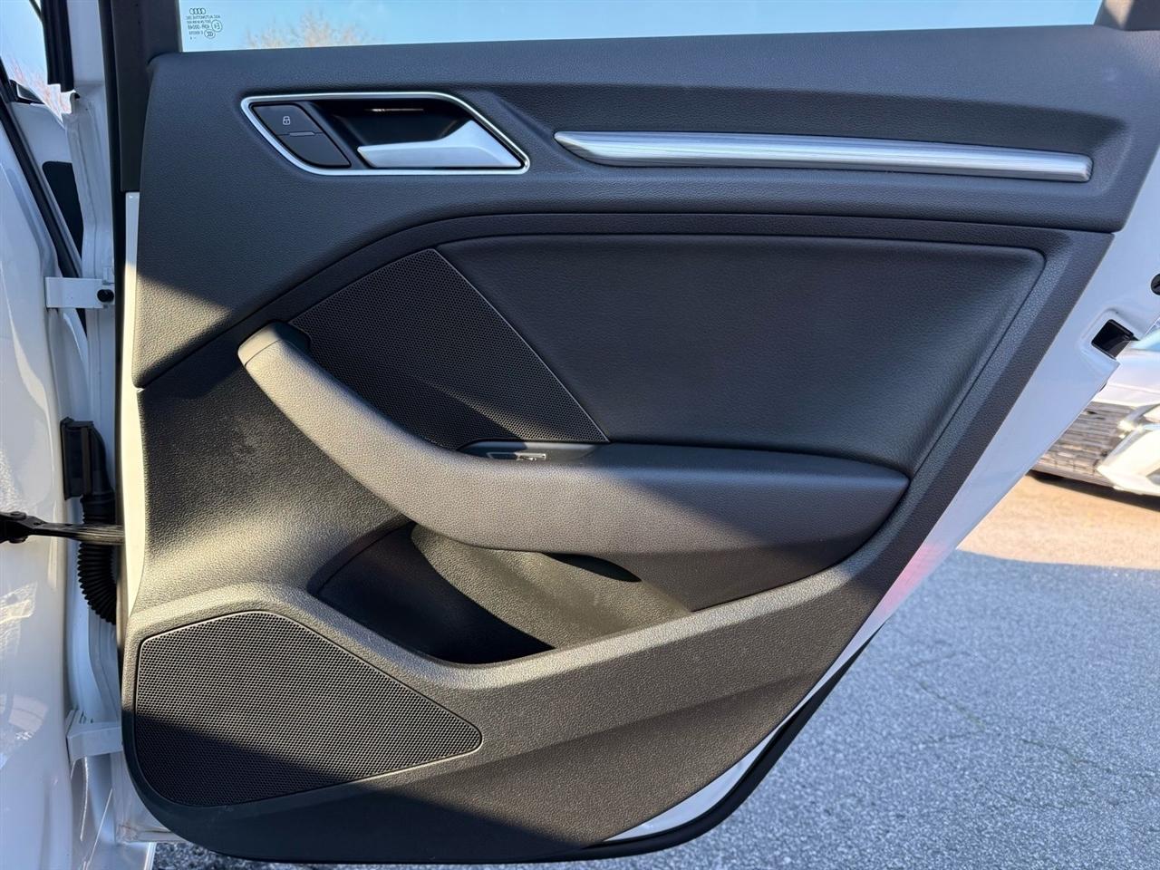 Audi A3 4dr Sdn FWD 1.8T Premium Plus 2015