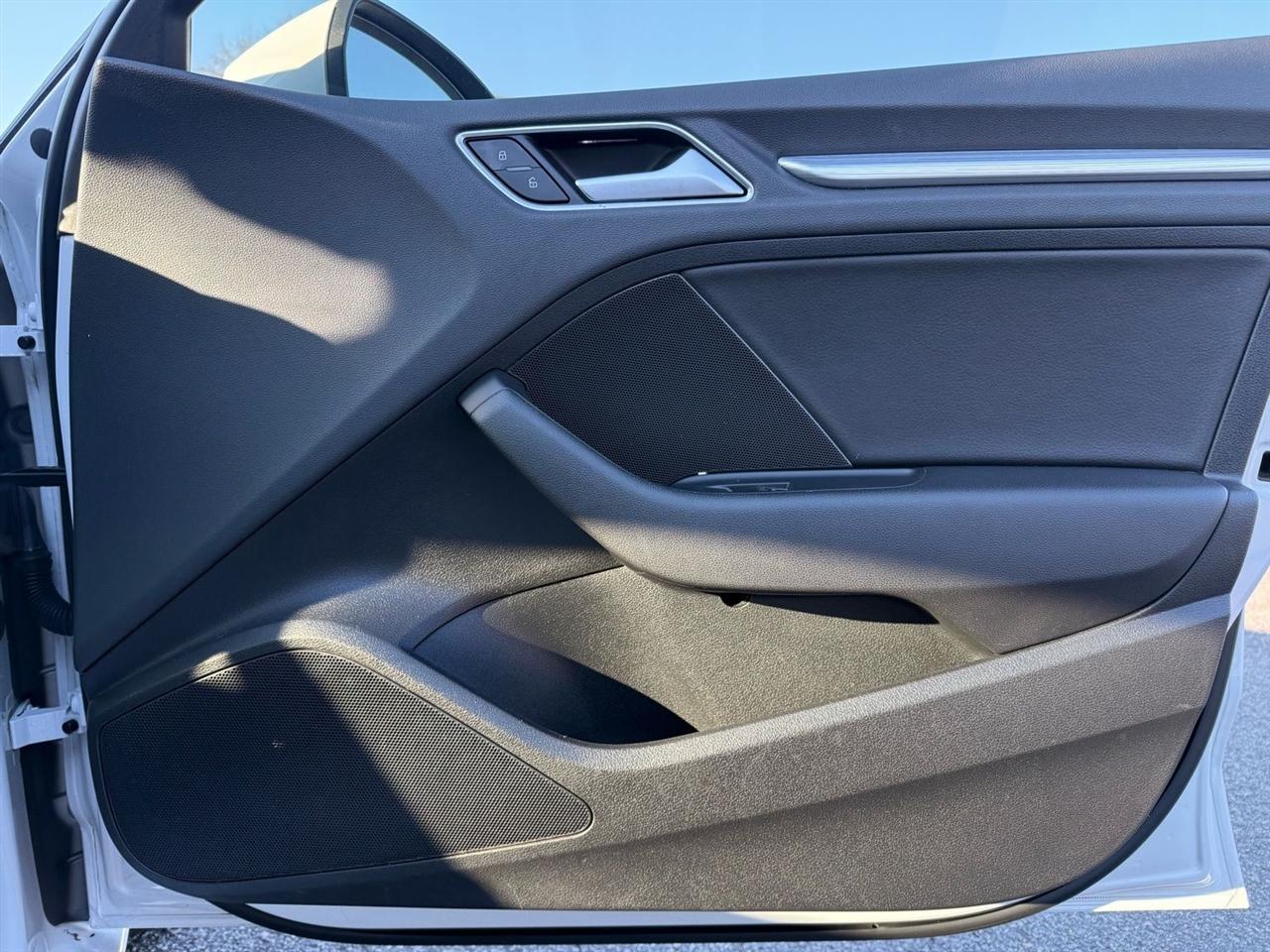 Audi A3 4dr Sdn FWD 1.8T Premium Plus 2015