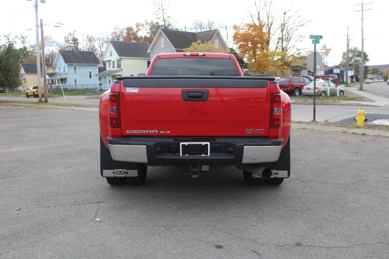 GMC Sierra 3500HD SLE Crew Cab 4WD 2011 GMC Sierra 3500HD SLE Crew Cab 4WD 2011