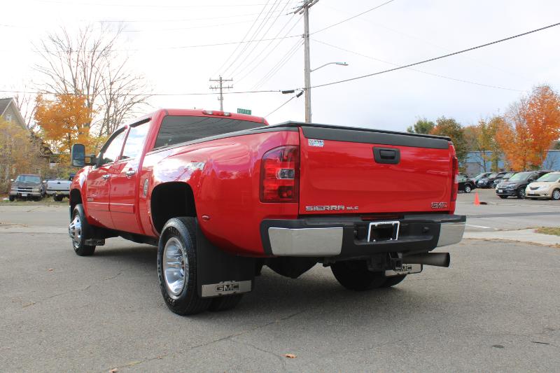 GMC Sierra 3500HD SLE Crew Cab 4WD 2011 GMC Sierra 3500HD SLE Crew Cab 4WD 2011