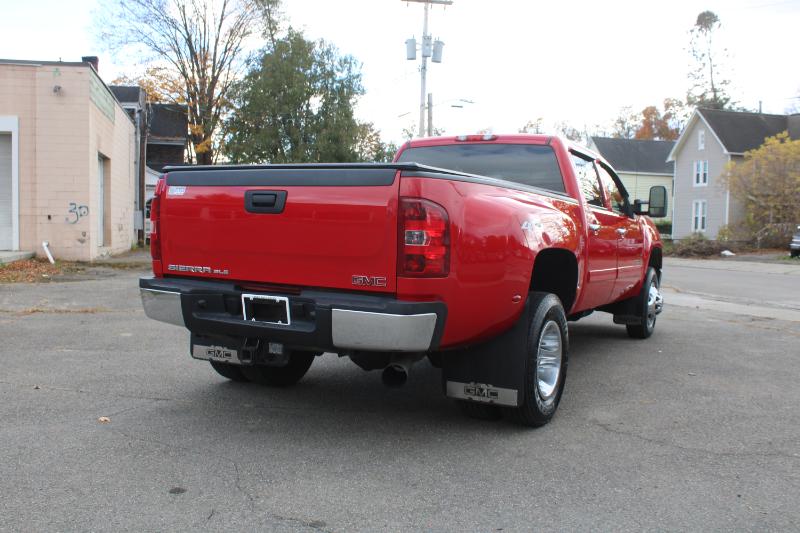 GMC Sierra 3500HD SLE Crew Cab 4WD 2011 GMC Sierra 3500HD SLE Crew Cab 4WD 2011