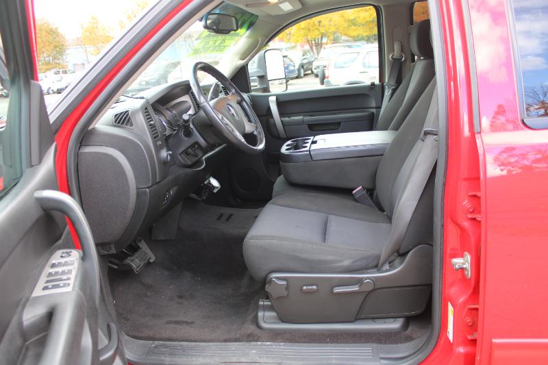 GMC Sierra 3500HD SLE Crew Cab 4WD 2011 GMC Sierra 3500HD SLE Crew Cab 4WD 2011