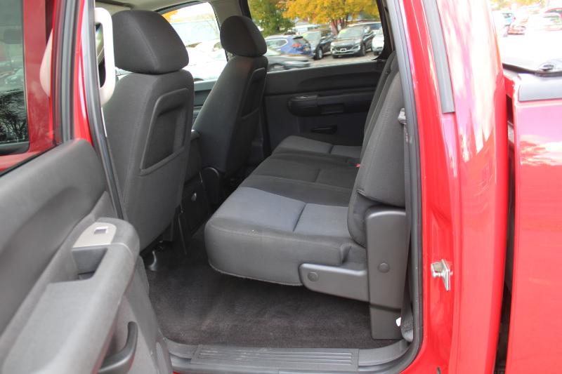 GMC Sierra 3500HD SLE Crew Cab 4WD 2011 GMC Sierra 3500HD SLE Crew Cab 4WD 2011