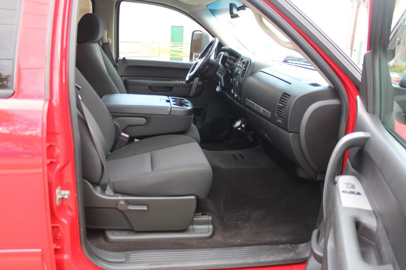 GMC Sierra 3500HD SLE Crew Cab 4WD 2011 GMC Sierra 3500HD SLE Crew Cab 4WD 2011
