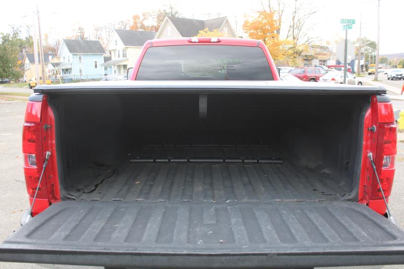 GMC Sierra 3500HD SLE Crew Cab 4WD 2011 GMC Sierra 3500HD SLE Crew Cab 4WD 2011