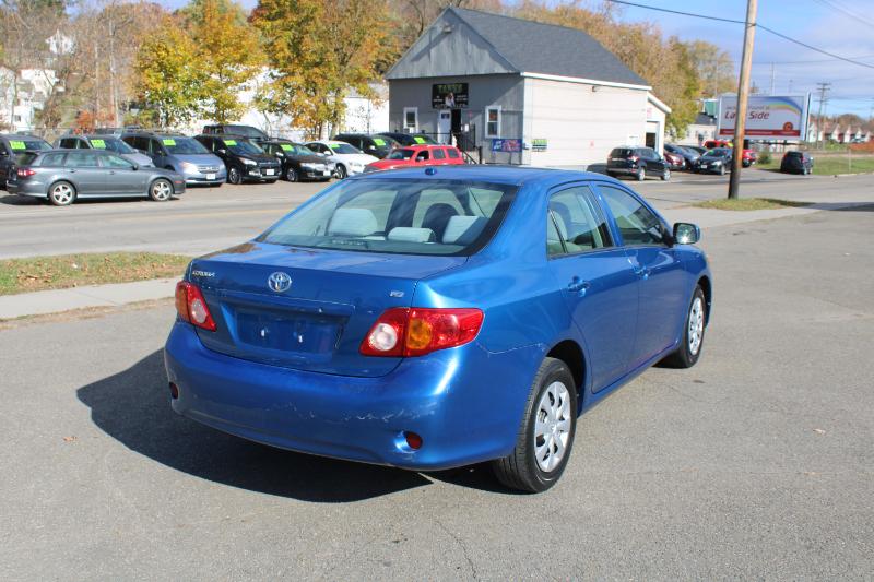 Toyota Corolla LE 4-Speed AT 2010 Toyota Corolla LE 4-Speed AT 2010