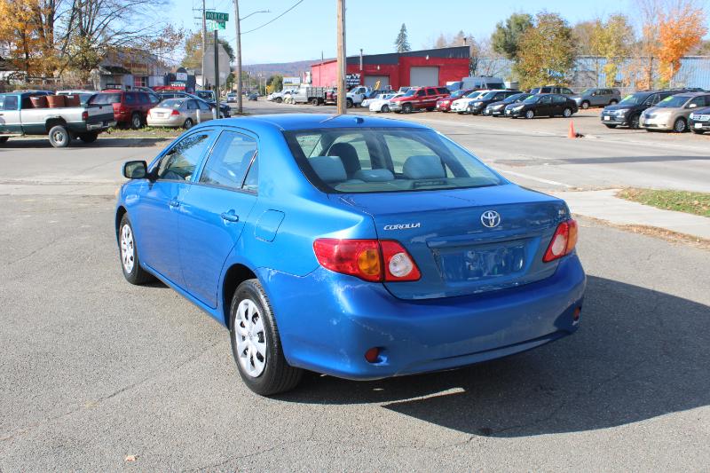Toyota Corolla LE 4-Speed AT 2010 Toyota Corolla LE 4-Speed AT 2010