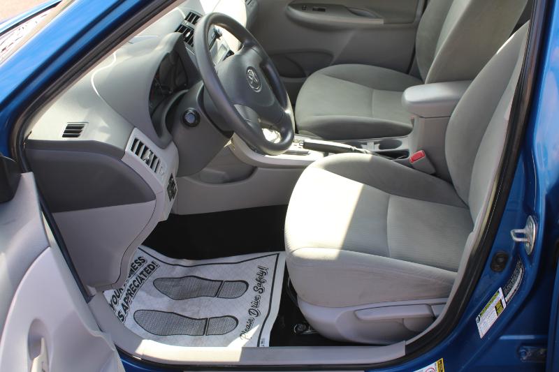 Toyota Corolla LE 4-Speed AT 2010 Toyota Corolla LE 4-Speed AT 2010