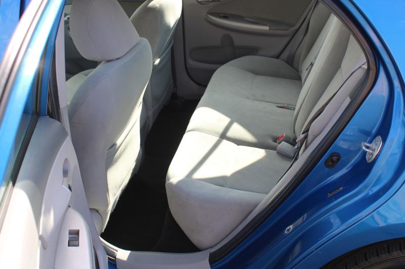 Toyota Corolla LE 4-Speed AT 2010 Toyota Corolla LE 4-Speed AT 2010