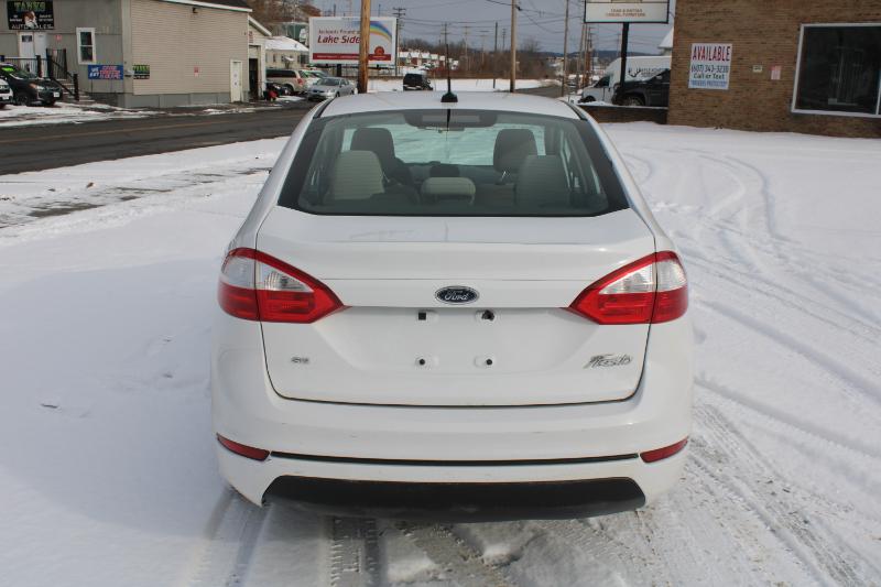 Ford Fiesta SE Sedan 2017