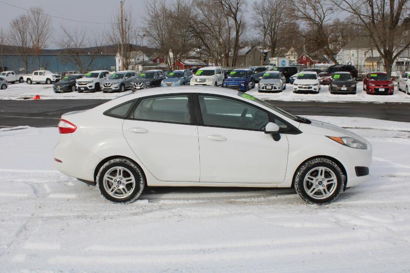 Ford Fiesta SE Sedan 2017