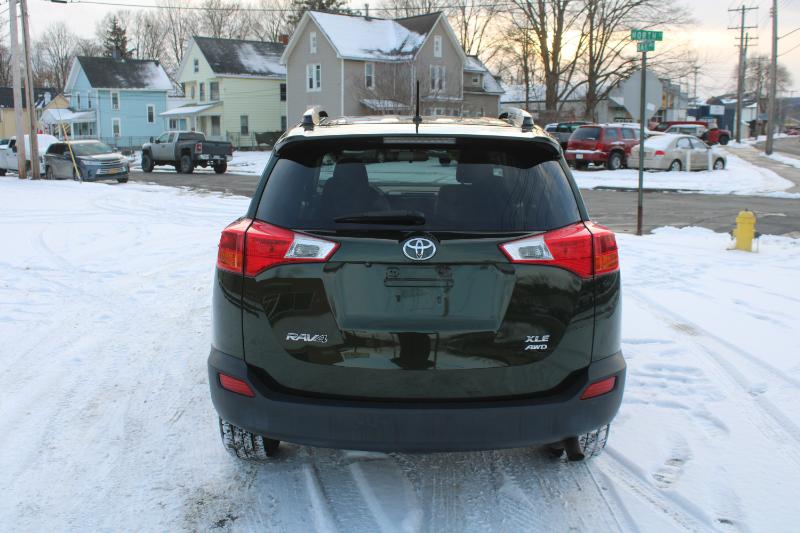Toyota RAV4 XLE AWD 2013