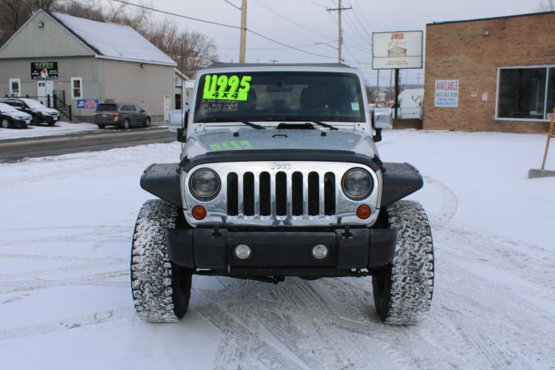 Jeep Wrangler Unlimited Sahara 4WD 2011