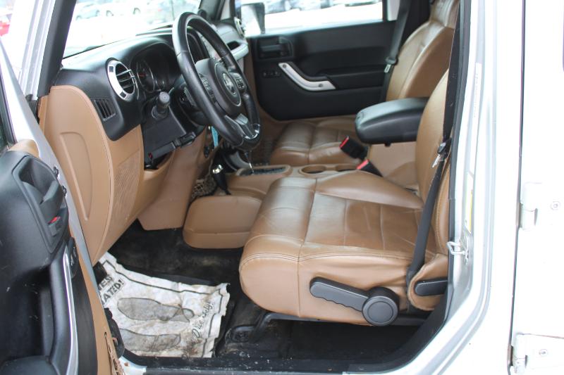 Jeep Wrangler Unlimited Sahara 4WD 2011