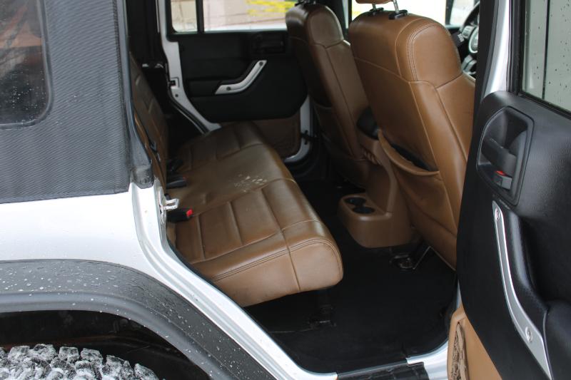 Jeep Wrangler Unlimited Sahara 4WD 2011