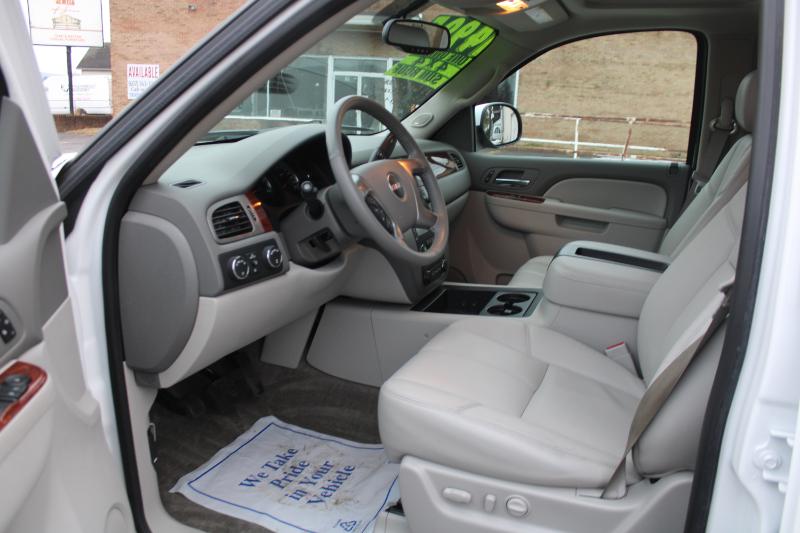 GMC Yukon SLT 4WD 2013