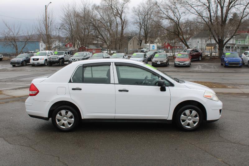 Nissan Versa 1.6 Base Sedan 2009