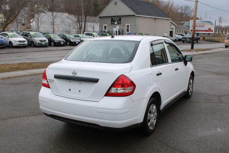 Nissan Versa 1.6 Base Sedan 2009