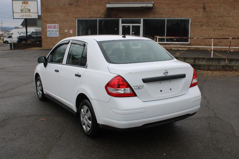 Nissan Versa 1.6 Base Sedan 2009