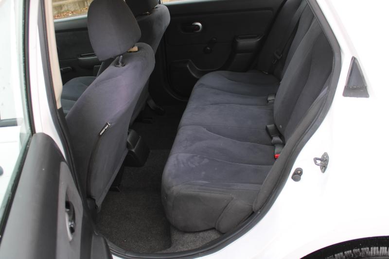 Nissan Versa 1.6 Base Sedan 2009