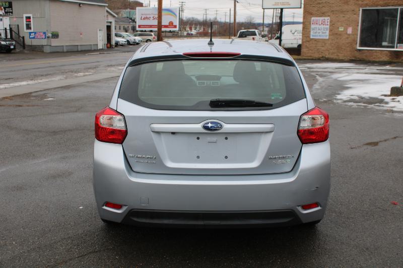 Subaru Impreza 2.0i PZEV CVT 5-Door 2015