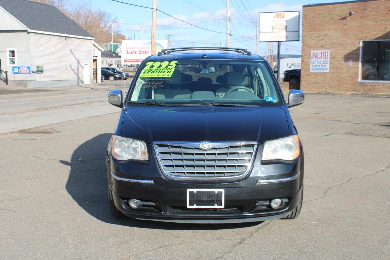 Chrysler Town & Country Limited 2010