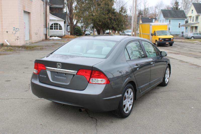 Honda Civic LX Sedan 5-Speed AT 2009