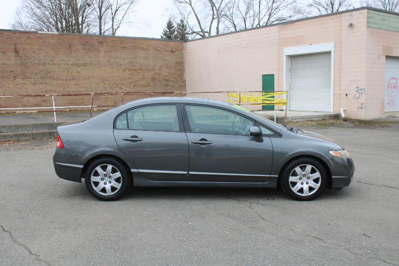 Honda Civic LX Sedan 5-Speed AT 2009