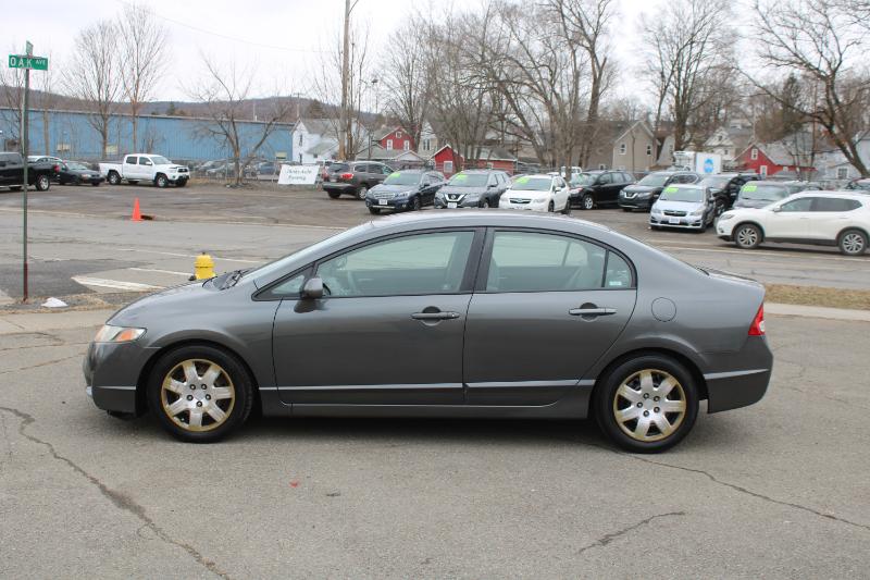 Honda Civic LX Sedan 5-Speed AT 2009