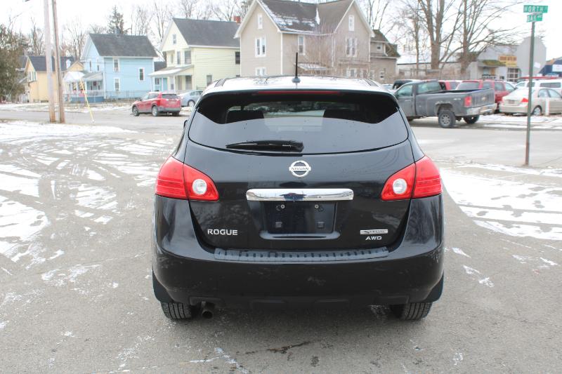 Nissan Rogue S AWD 2012