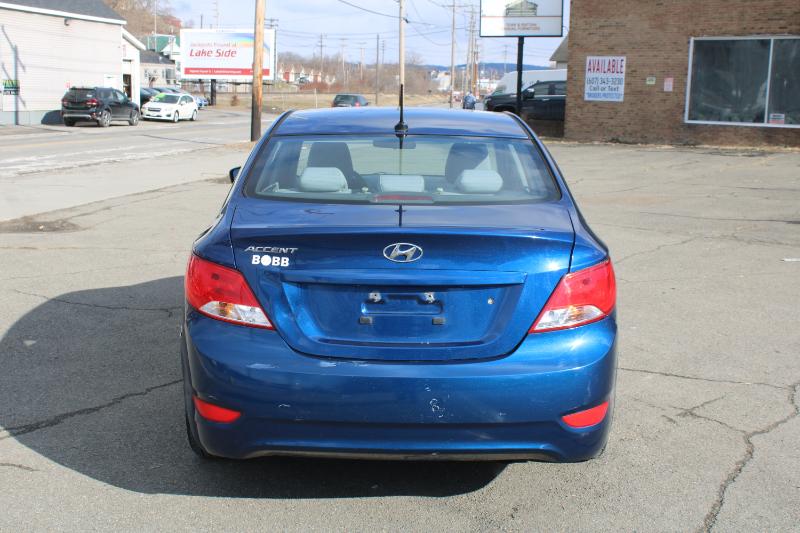 Hyundai Accent SE 4-Door 6A 2016