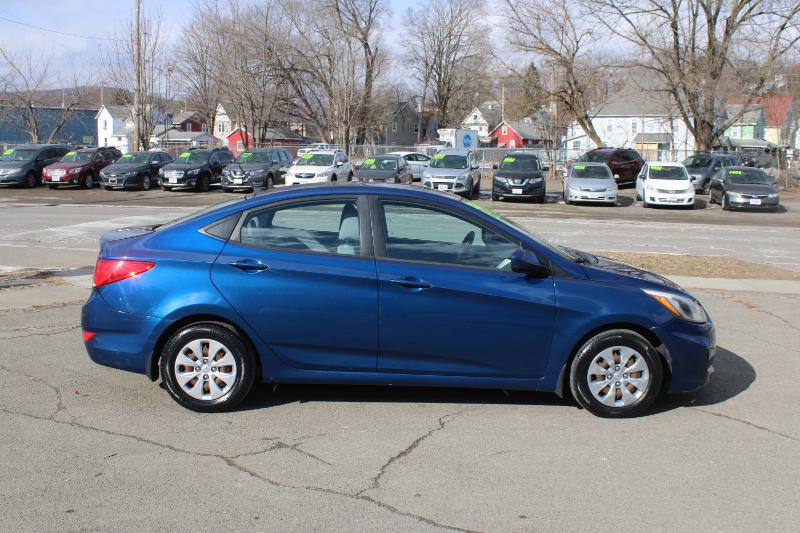 Hyundai Accent SE 4-Door 6A 2016