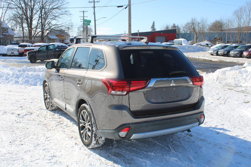 Mitsubishi Outlander SEL AWD 2018