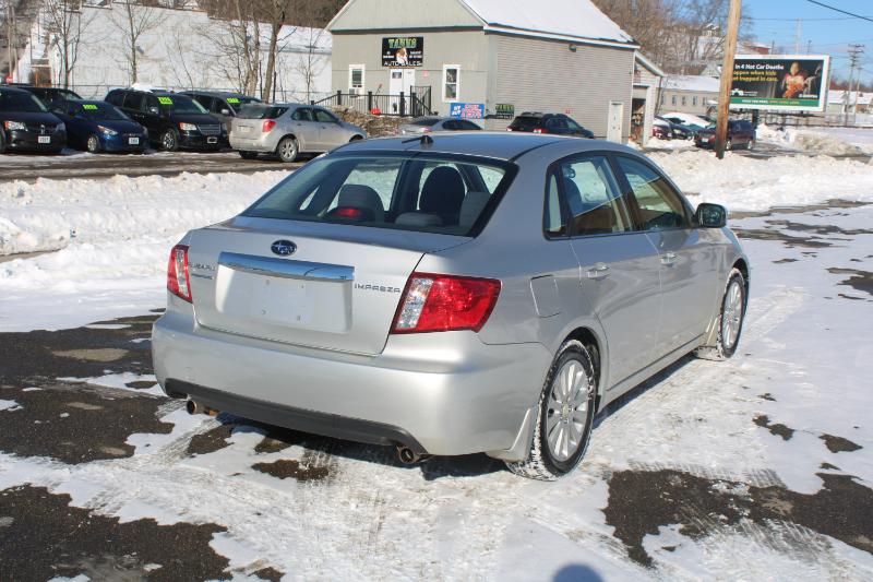Subaru Impreza 2.5i Premium 4-Door 2011