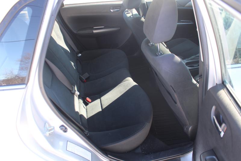 Subaru Impreza 2.5i Premium 4-Door 2011