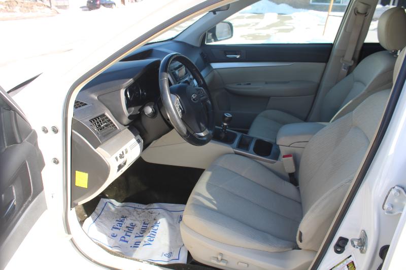 Subaru Outback 2.5i Premium 2012